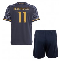 Billiga Real Madrid Rodrygo Goes #11 Barnkläder Borta fotbollskläder till baby 2023-24 Kortärmad (+ Korta byxor)